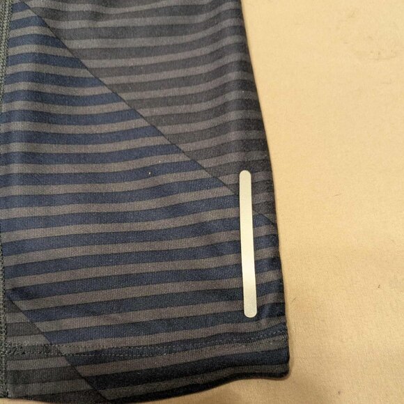 Nike Dri Fit Capri Leggings Size XS Black & Blue Horizontal Stripes 503476-437 - Picture 8 of 12